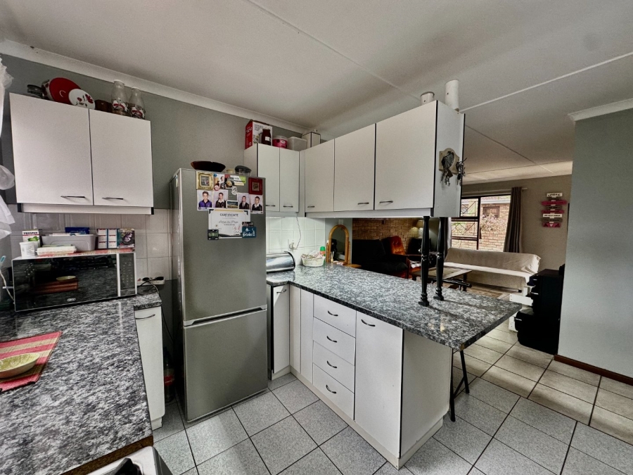 3 Bedroom Property for Sale in Denneoord Western Cape